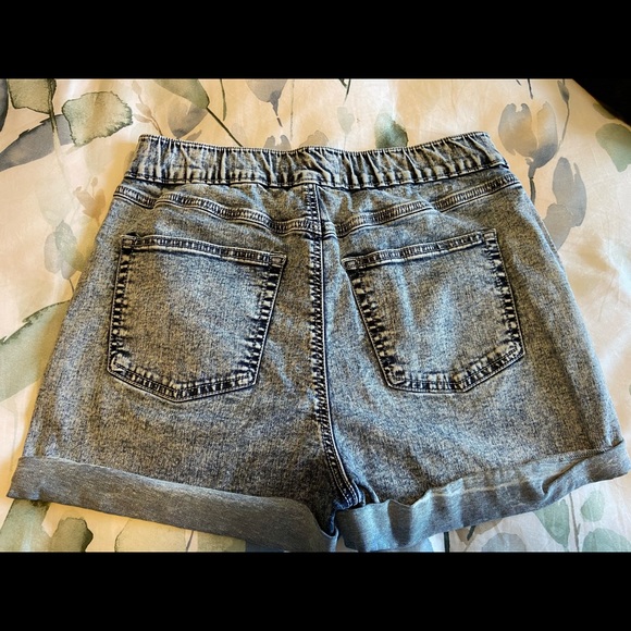 $$$2/$30 Elastic waist denim shortie shirts with acid wash! Retro! - Picture 2 of 4